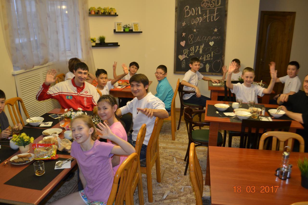 Ostello Interhouse Almaty Esterno foto