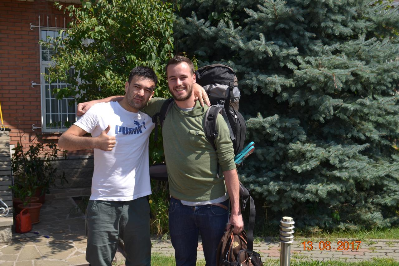 Ostello Interhouse Almaty Esterno foto