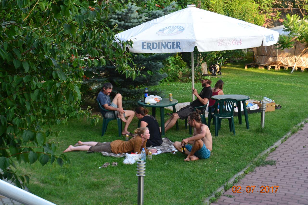 Ostello Interhouse Almaty Esterno foto